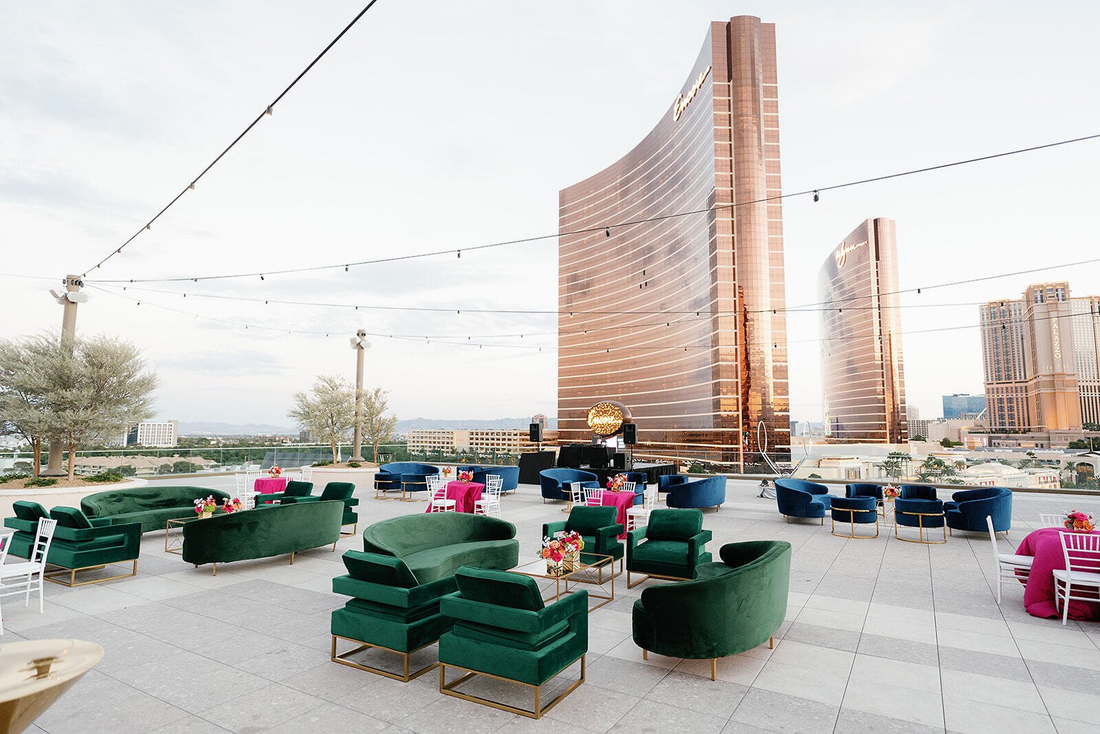 rose-rooftop-resorts-world-wedding_pt(10248556259)